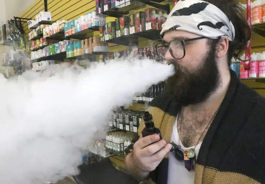 สังคมนักสูบบุหรี่ไฟฟ้า